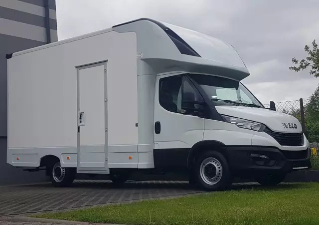 IVECO DAILY KONTENER NISKOPODŁOGOWY 4,43x2,23x2,42 SKLEP FOODTRUCK BAR KLIMA KONIOWÓZ KAMPER 
