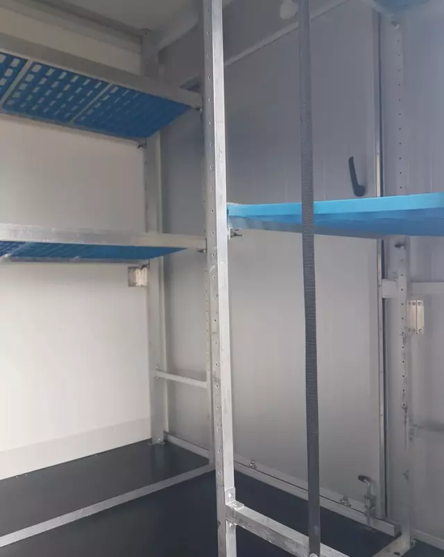 IVECO DAILY KONTENER NISKOPODŁOGOWY 4,43x2,23x2,42 SKLEP FOODTRUCK BAR KLIMA KONIOWÓZ KAMPER 