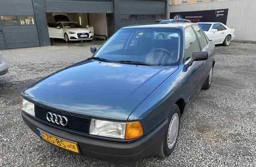 AUDI 80 