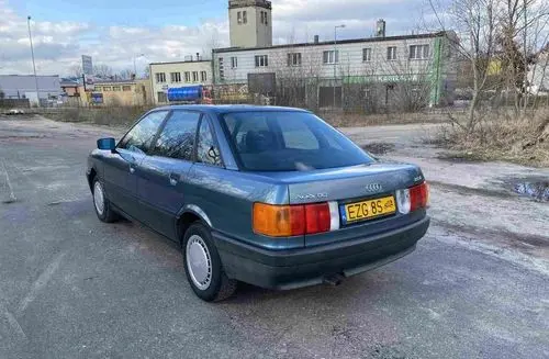 AUDI 80 