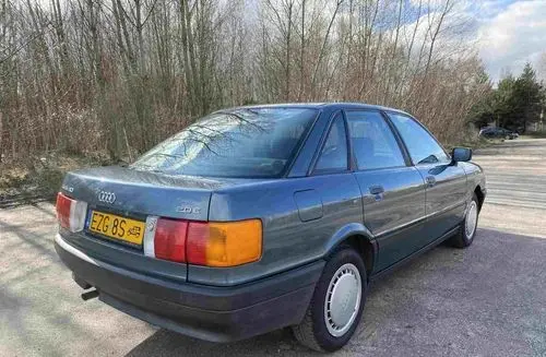 AUDI 80 
