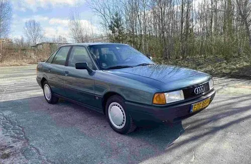 AUDI 80 