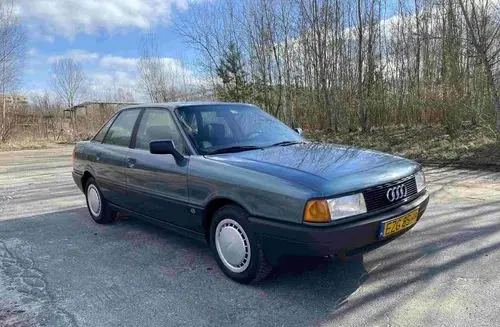 AUDI 80 