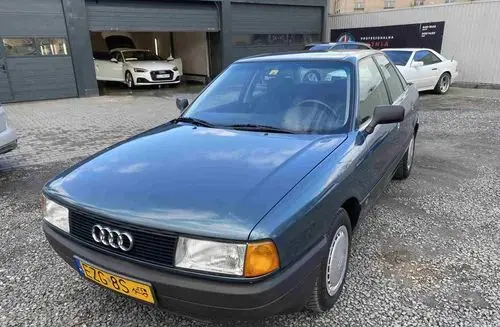AUDI 80 