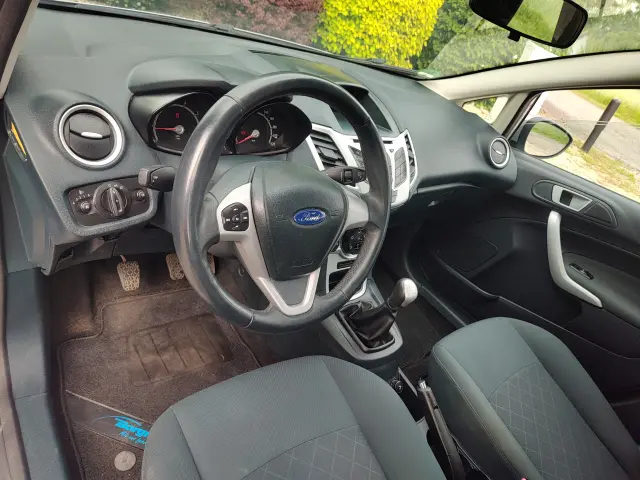 FORD Fiesta Silver X