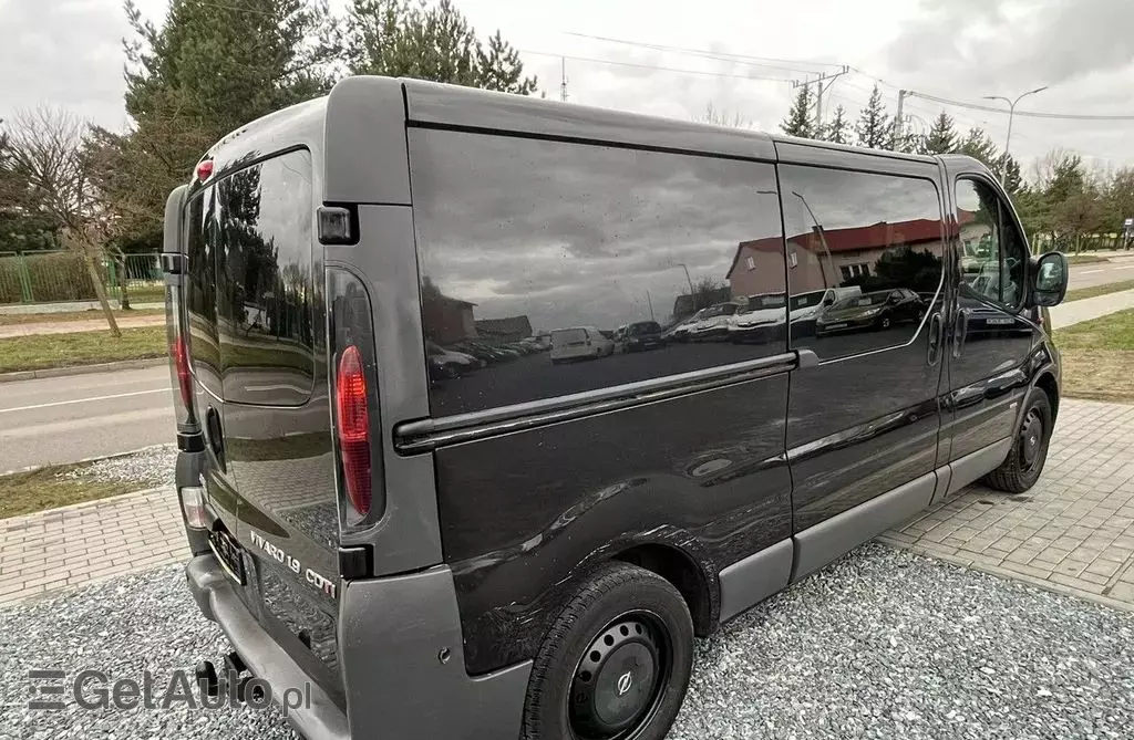 OPEL Vivaro 