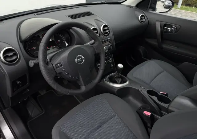 NISSAN Qashqai+2 2.0 Visia