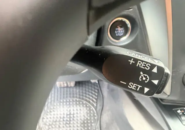 TOYOTA Avensis 2.0 Selection MS
