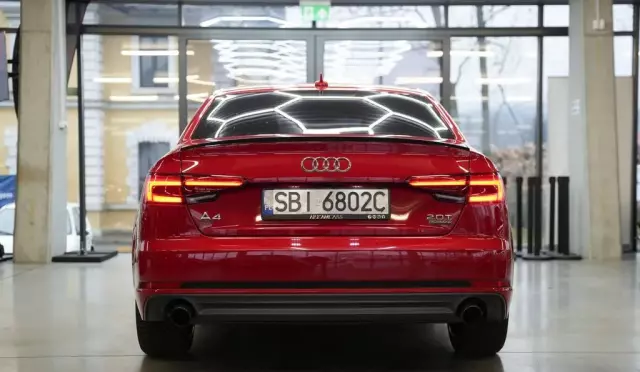 AUDI A4 