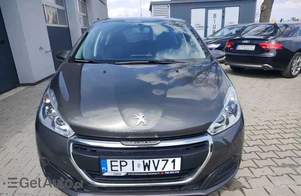 PEUGEOT 208 