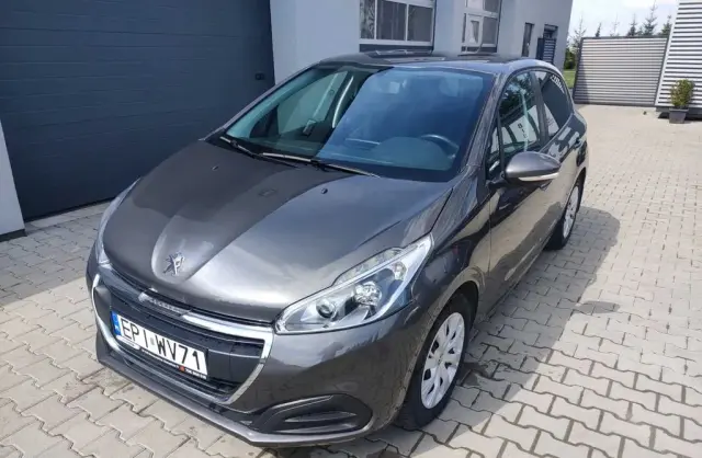 PEUGEOT 208 