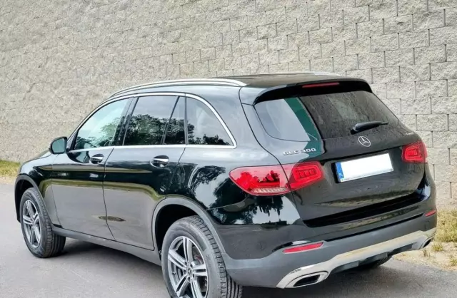 MERCEDES-BENZ GLC 