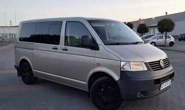 VOLKSWAGEN Transporter 
