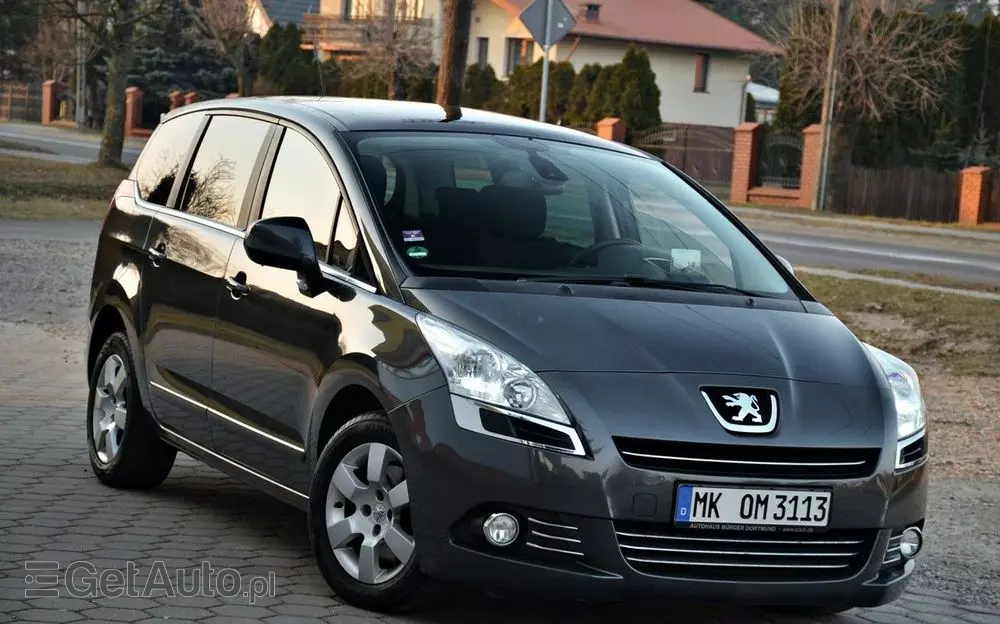 PEUGEOT 5008 