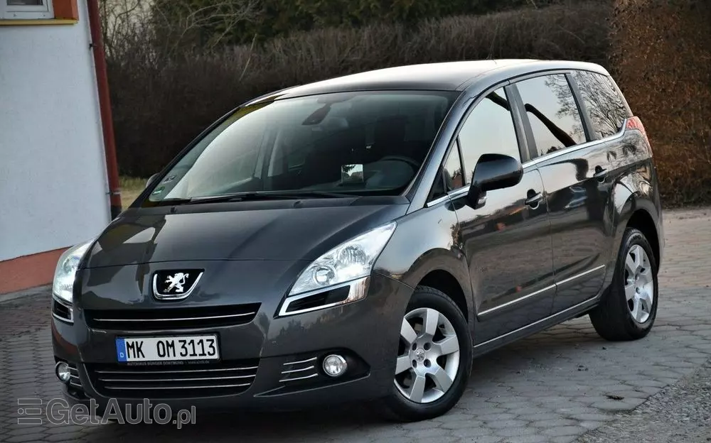 PEUGEOT 5008 