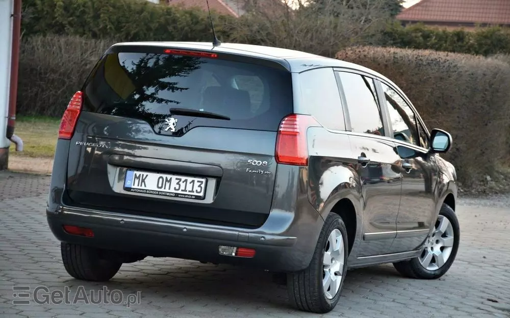 PEUGEOT 5008 
