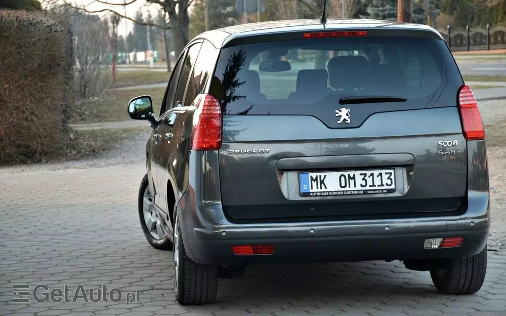 PEUGEOT 5008 