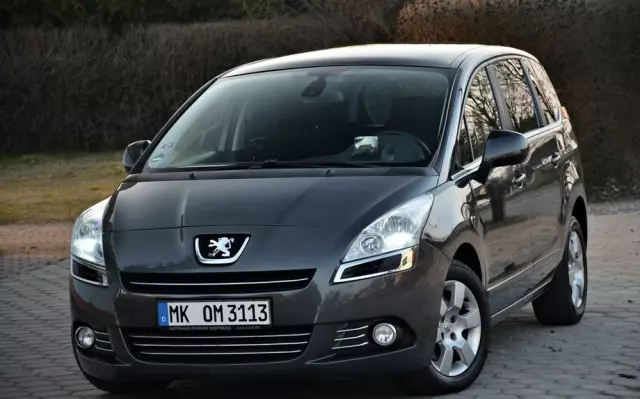 PEUGEOT 5008 