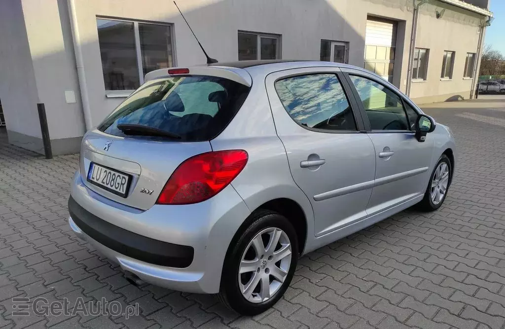 PEUGEOT 207 