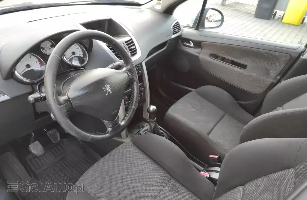 PEUGEOT 207 