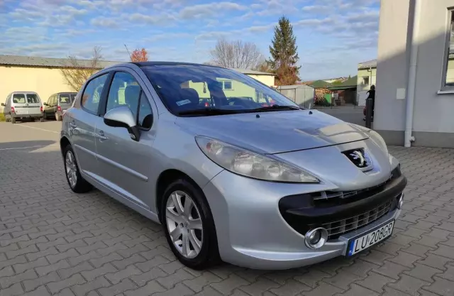 PEUGEOT 207 