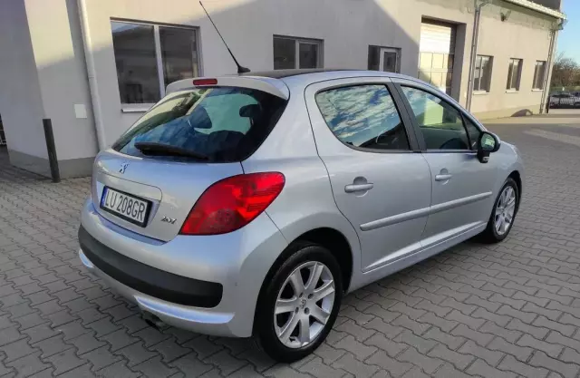 PEUGEOT 207 