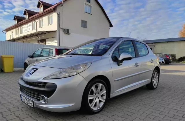 PEUGEOT 207 