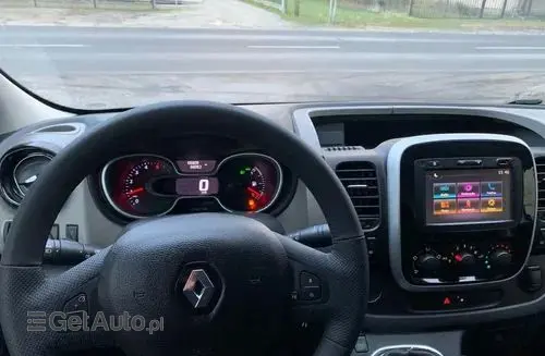 RENAULT Trafic 
