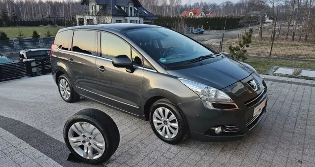 PEUGEOT 5008 2.0 HDi Allure 7os