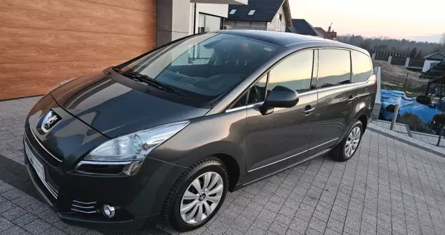 PEUGEOT 5008 2.0 HDi Allure 7os