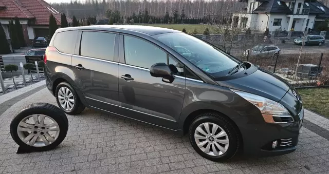 PEUGEOT 5008 2.0 HDi Allure 7os