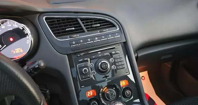 PEUGEOT 5008 2.0 HDi Allure 7os