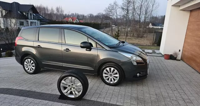 PEUGEOT 5008 2.0 HDi Allure 7os