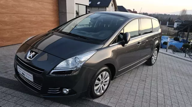 PEUGEOT 5008 2.0 HDi Allure 7os