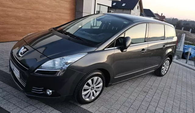 PEUGEOT 5008 2.0 HDi Allure 7os
