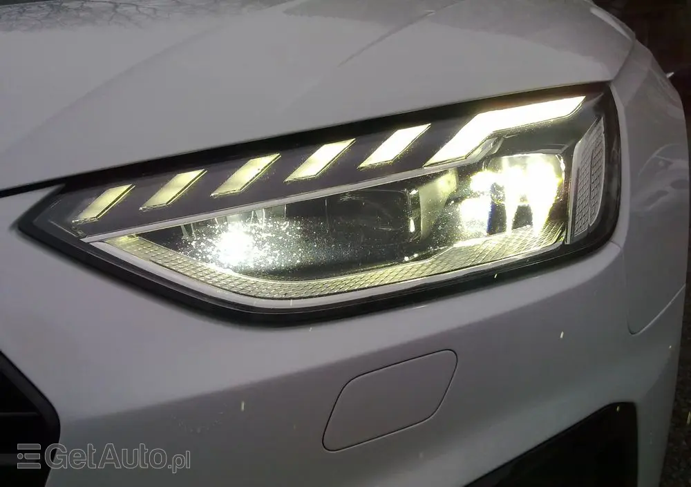 AUDI A4 Avant 35 TDI S tronic