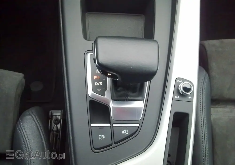 AUDI A4 Avant 35 TDI S tronic