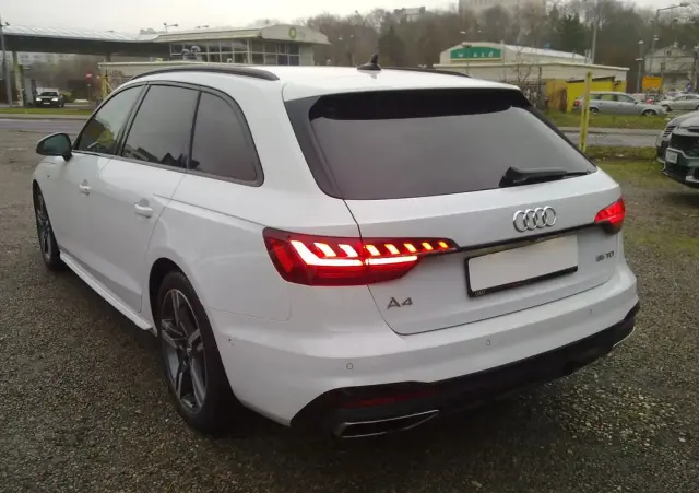 AUDI A4 Avant 35 TDI S tronic