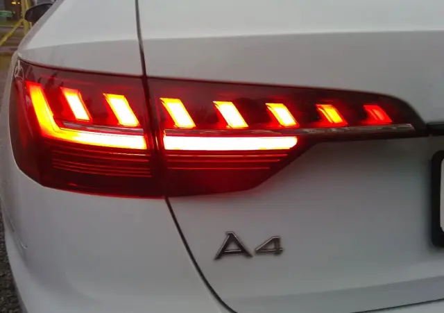 AUDI A4 Avant 35 TDI S tronic