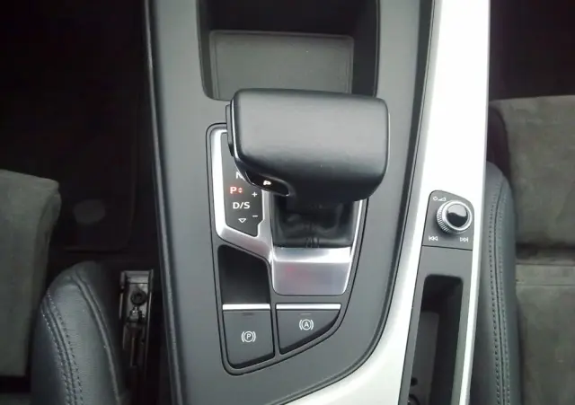 AUDI A4 Avant 35 TDI S tronic