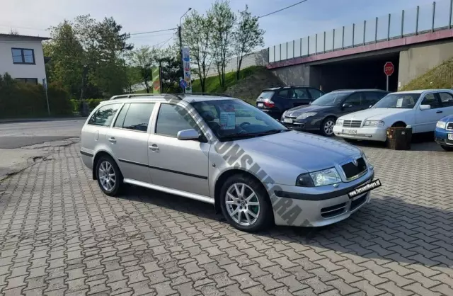 SKODA Octavia 