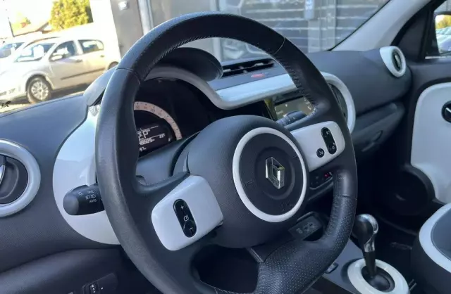 RENAULT Twingo 