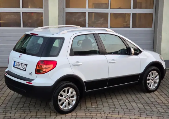 FIAT Sedici 1.6 16V 4x4 Dynamic