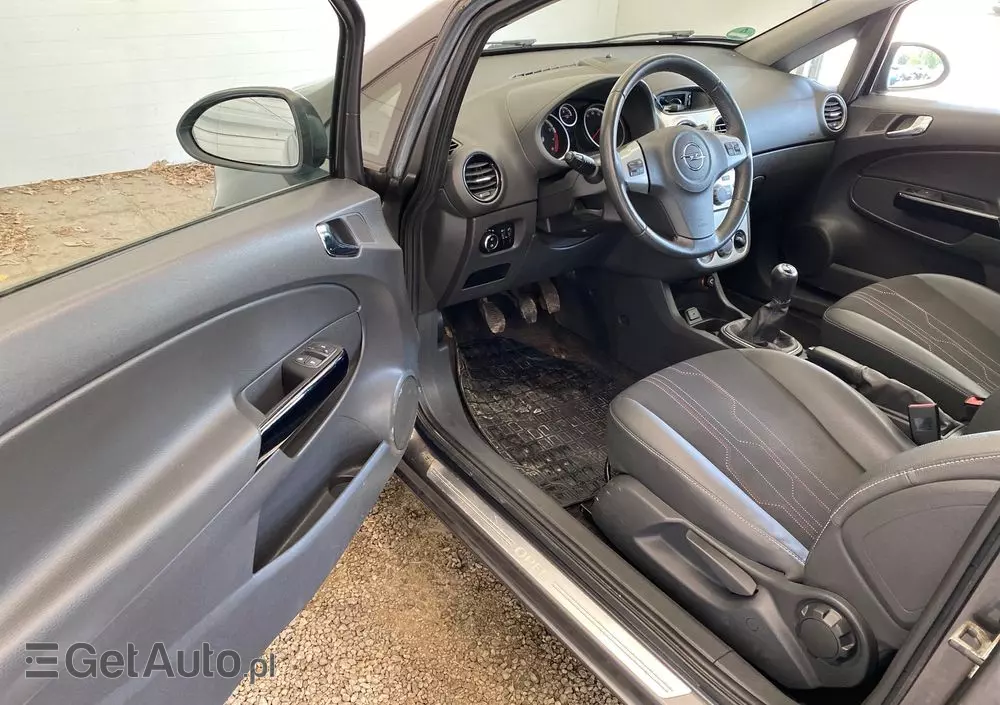 OPEL Corsa 1.2 16V Edition 150