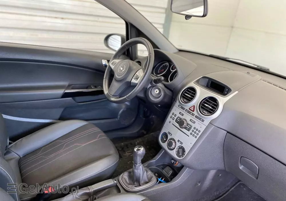 OPEL Corsa 1.2 16V Edition 150