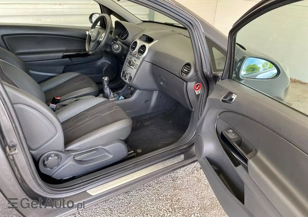 OPEL Corsa 1.2 16V Edition 150