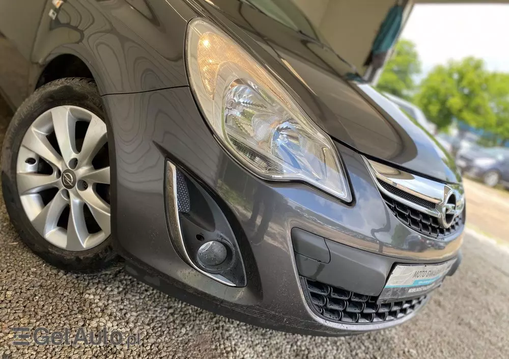 OPEL Corsa 1.2 16V Edition 150