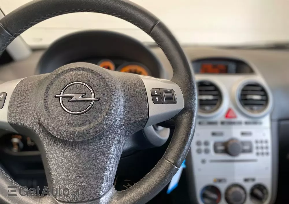 OPEL Corsa 1.2 16V Edition 150