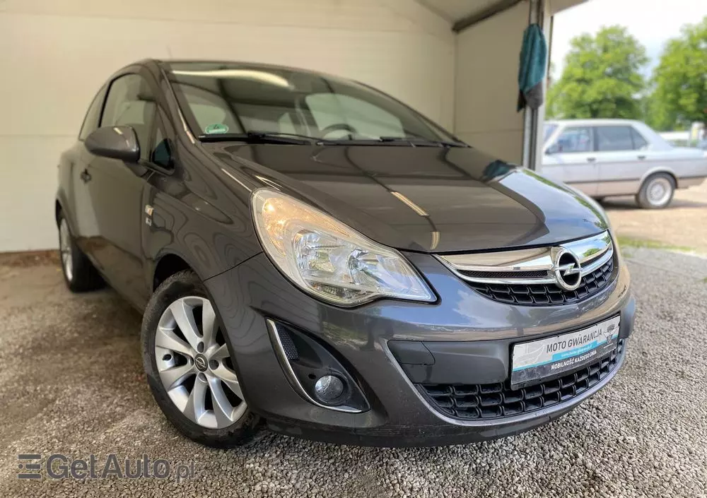 OPEL Corsa 1.2 16V Edition 150