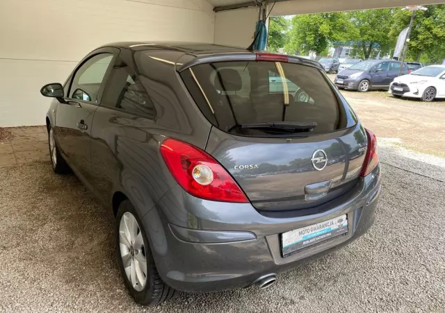 OPEL Corsa 1.2 16V Edition 150